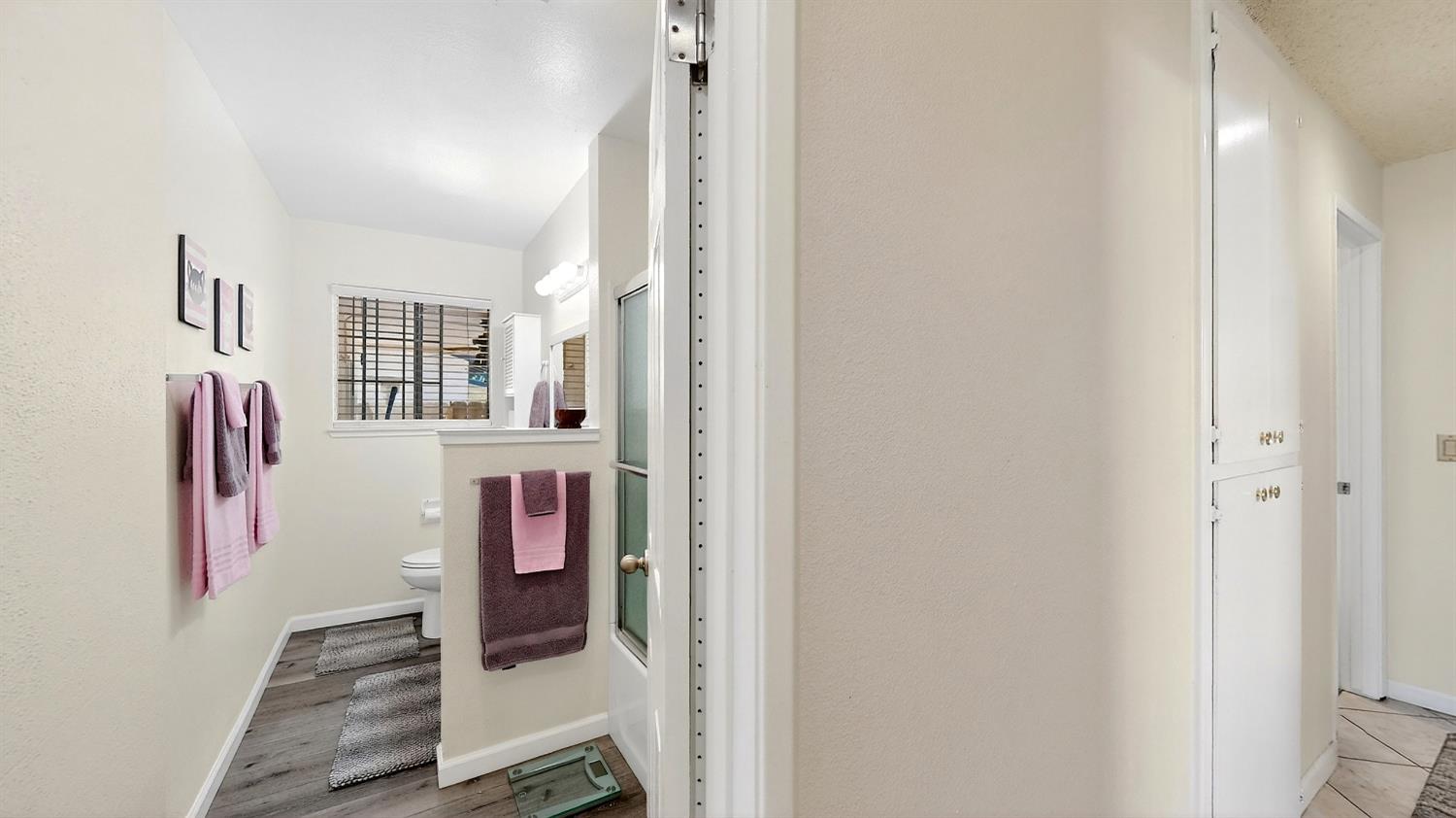 2140 Rochelle Ave, Turlock, CA 95382