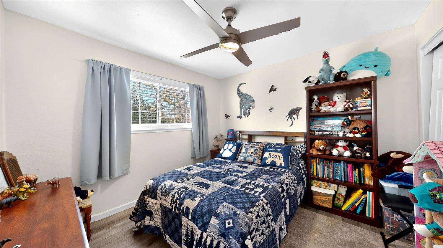 2140 Rochelle Ave, Turlock, CA 95382