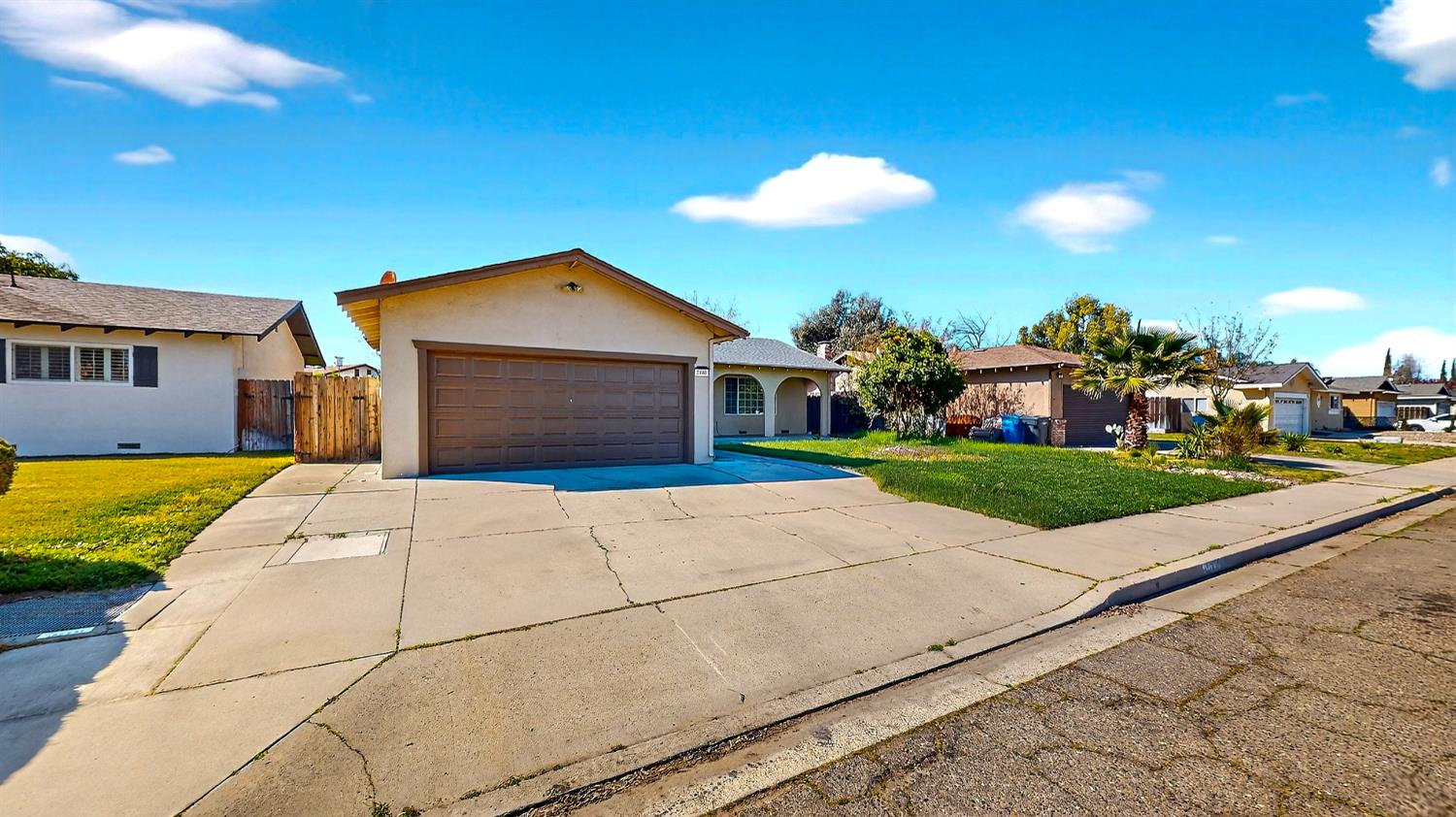 2140 Rochelle Ave, Turlock, CA 95382