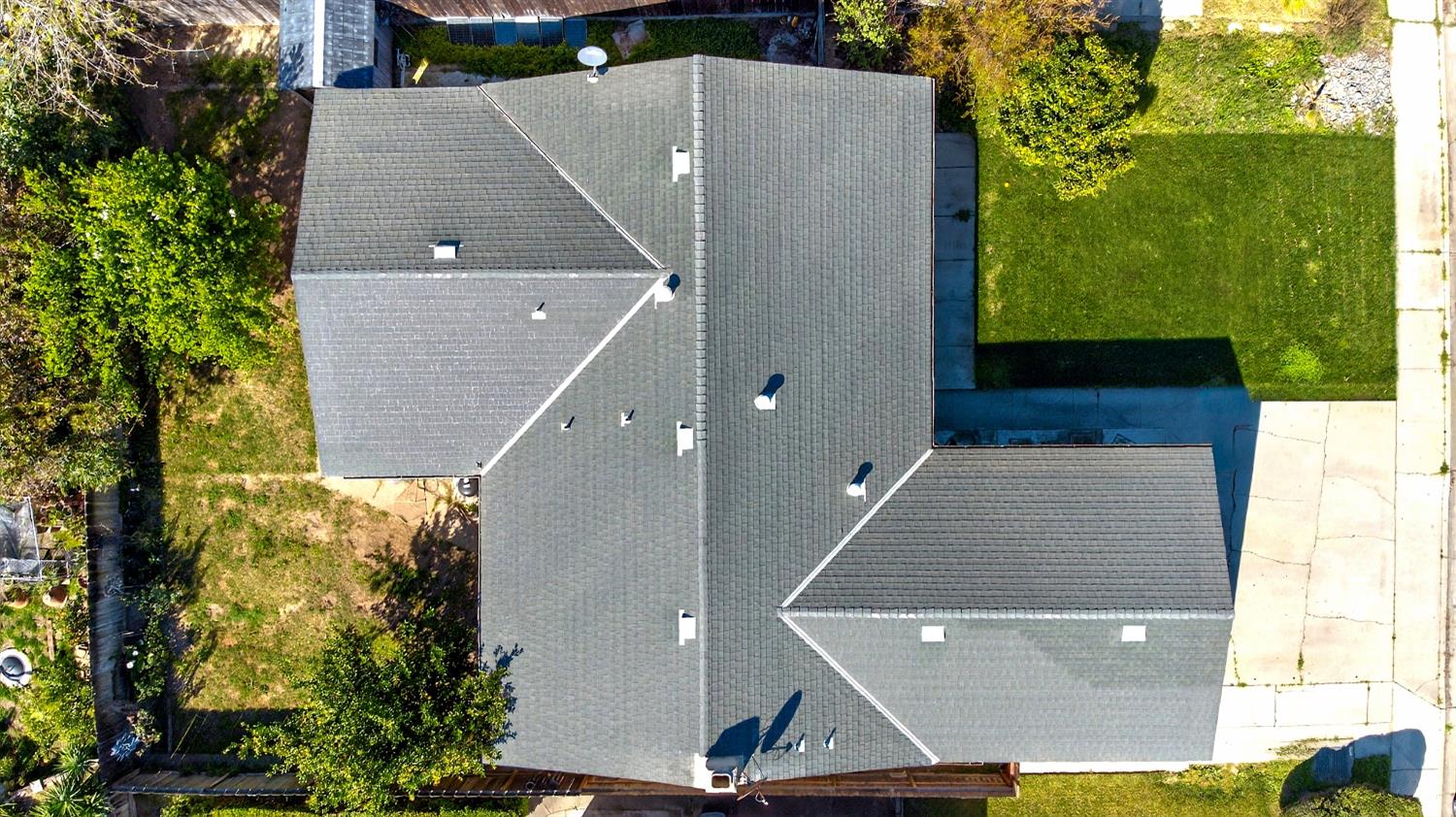 2140 Rochelle Ave, Turlock, CA 95382