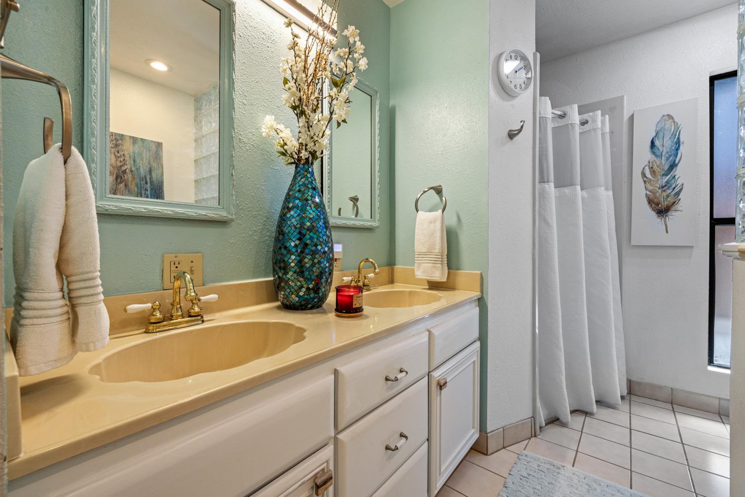 3712 Corte Madera Ave, Modesto, CA 95356