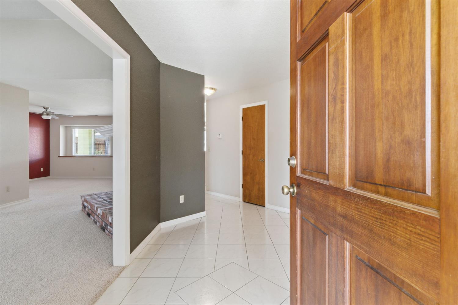 380 Garden Circle Dr, Manteca, CA 95336