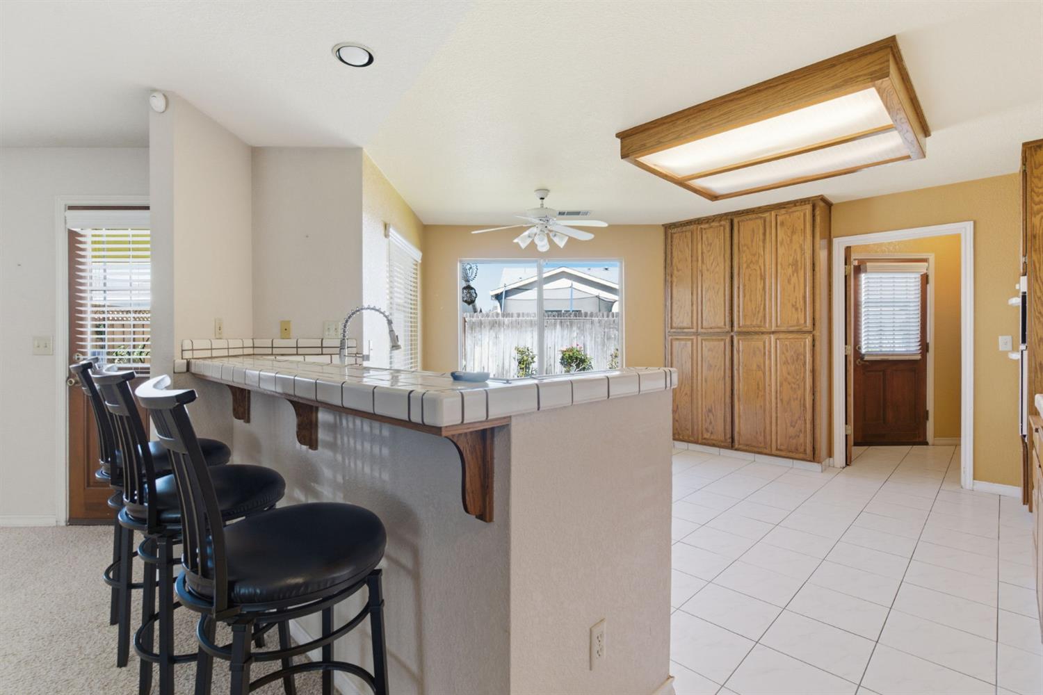 380 Garden Circle Dr, Manteca, CA 95336