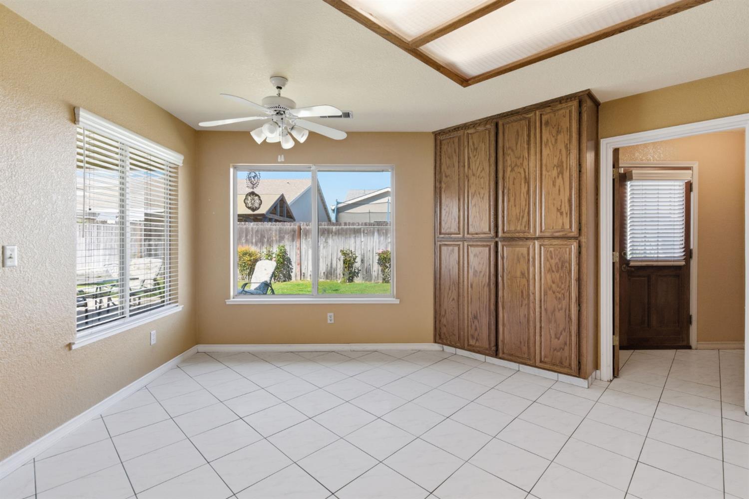 380 Garden Circle Dr, Manteca, CA 95336