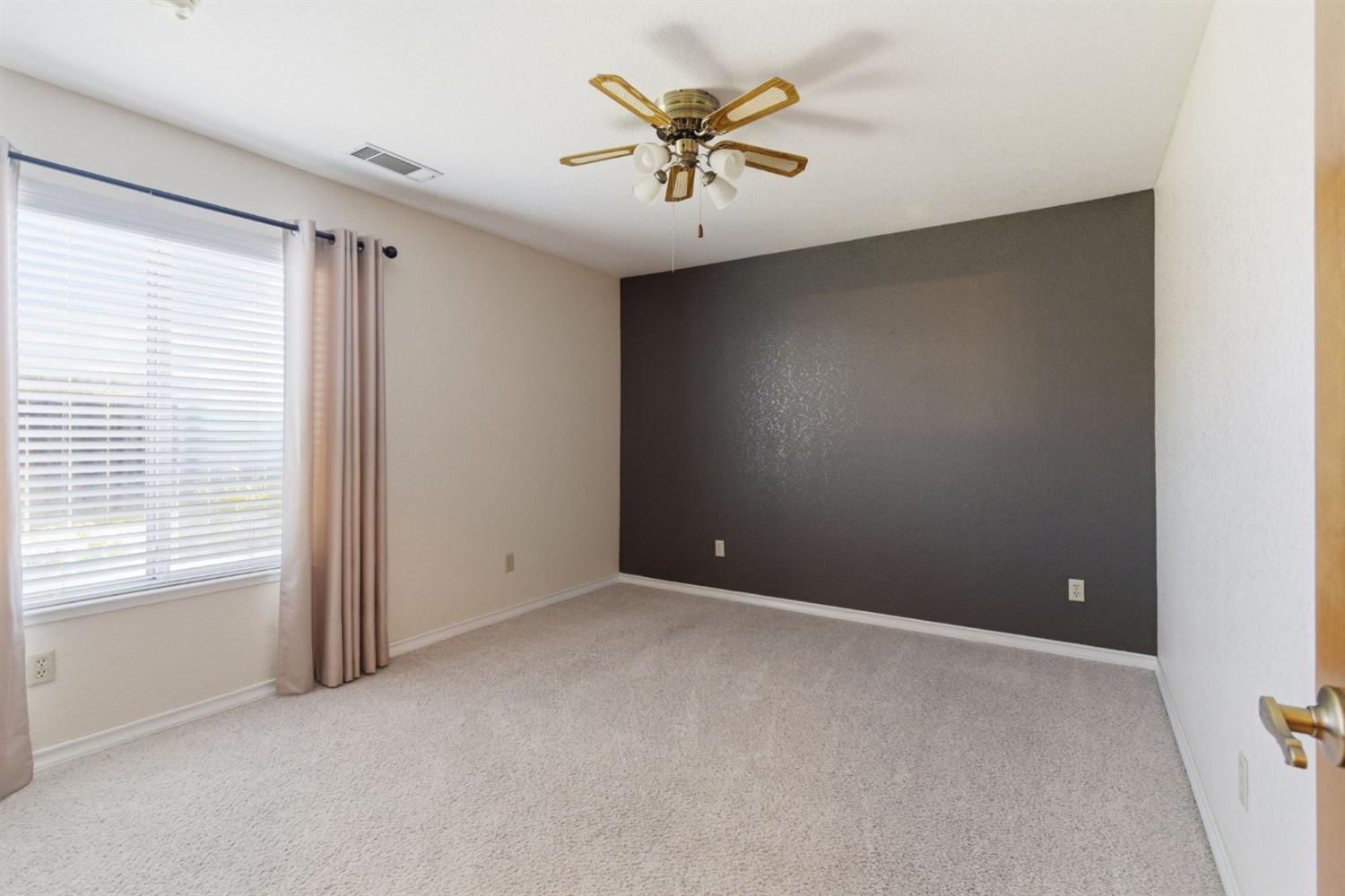 380 Garden Circle Dr, Manteca, CA 95336