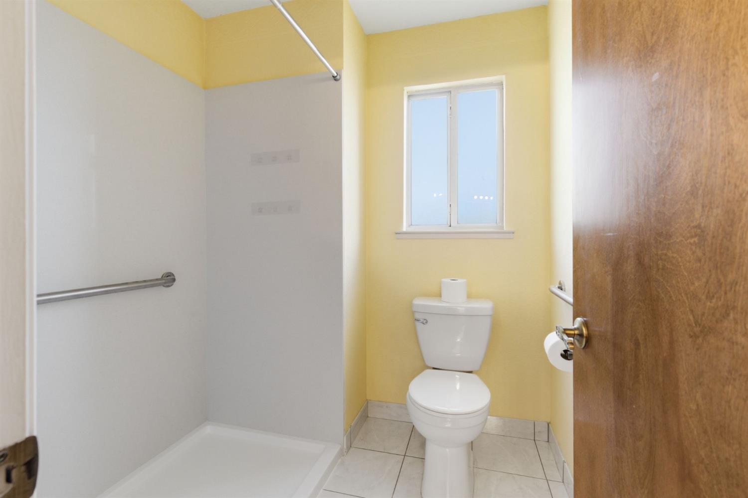 380 Garden Circle Dr, Manteca, CA 95336