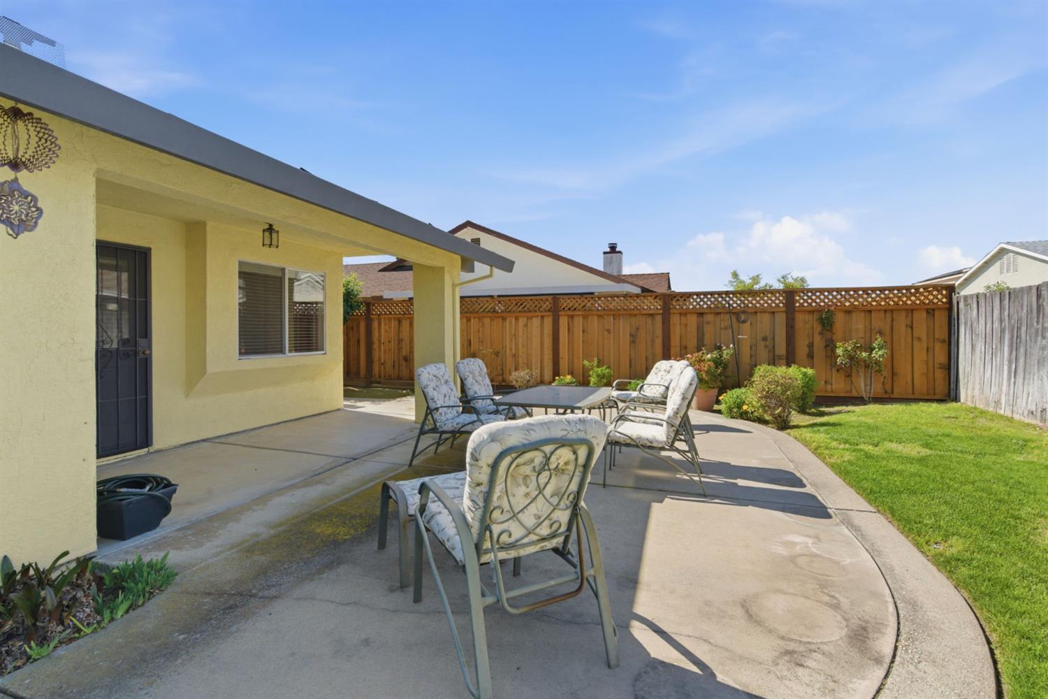 380 Garden Circle Dr, Manteca, CA 95336