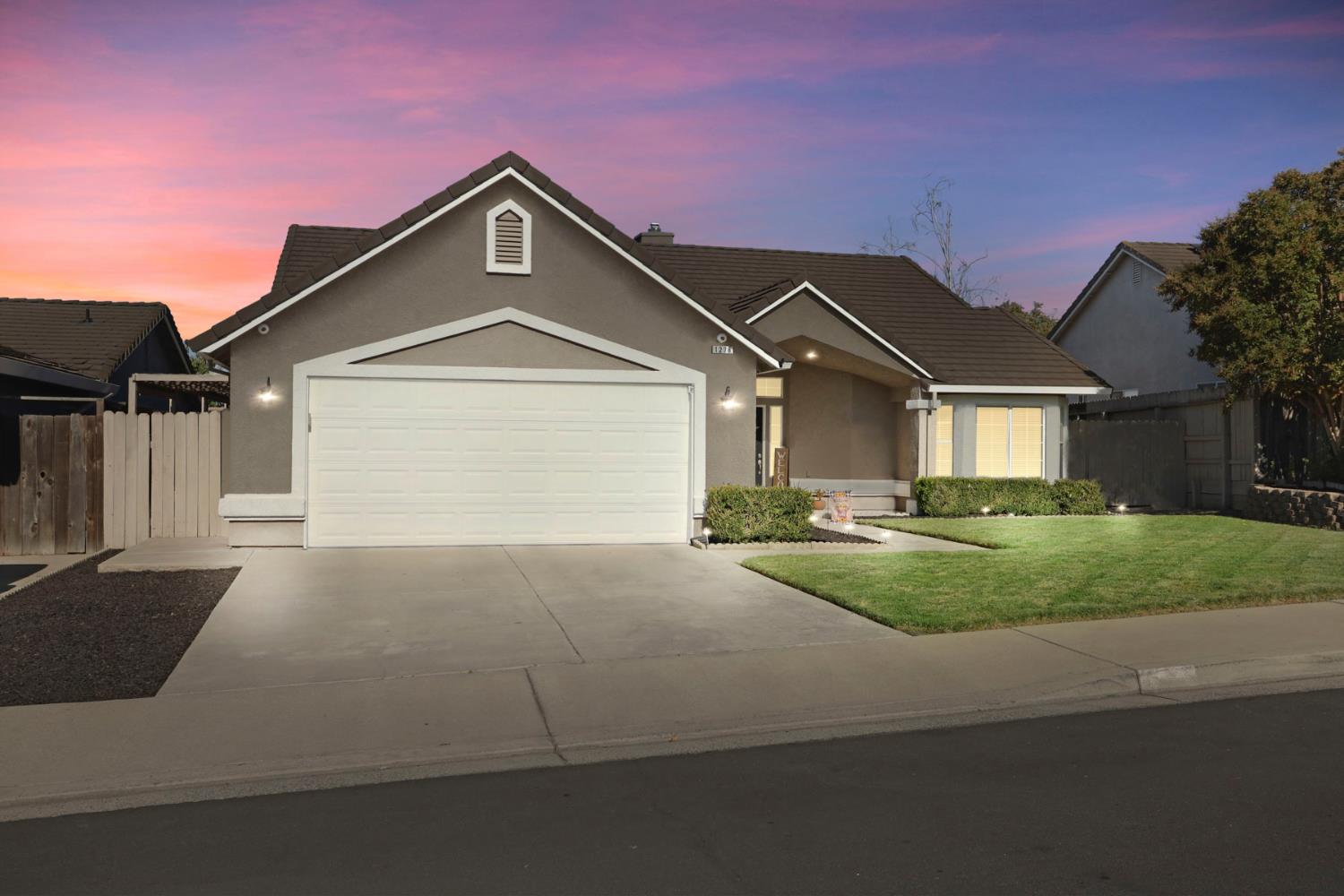 1278 David Dr, Oakdale, CA 95361