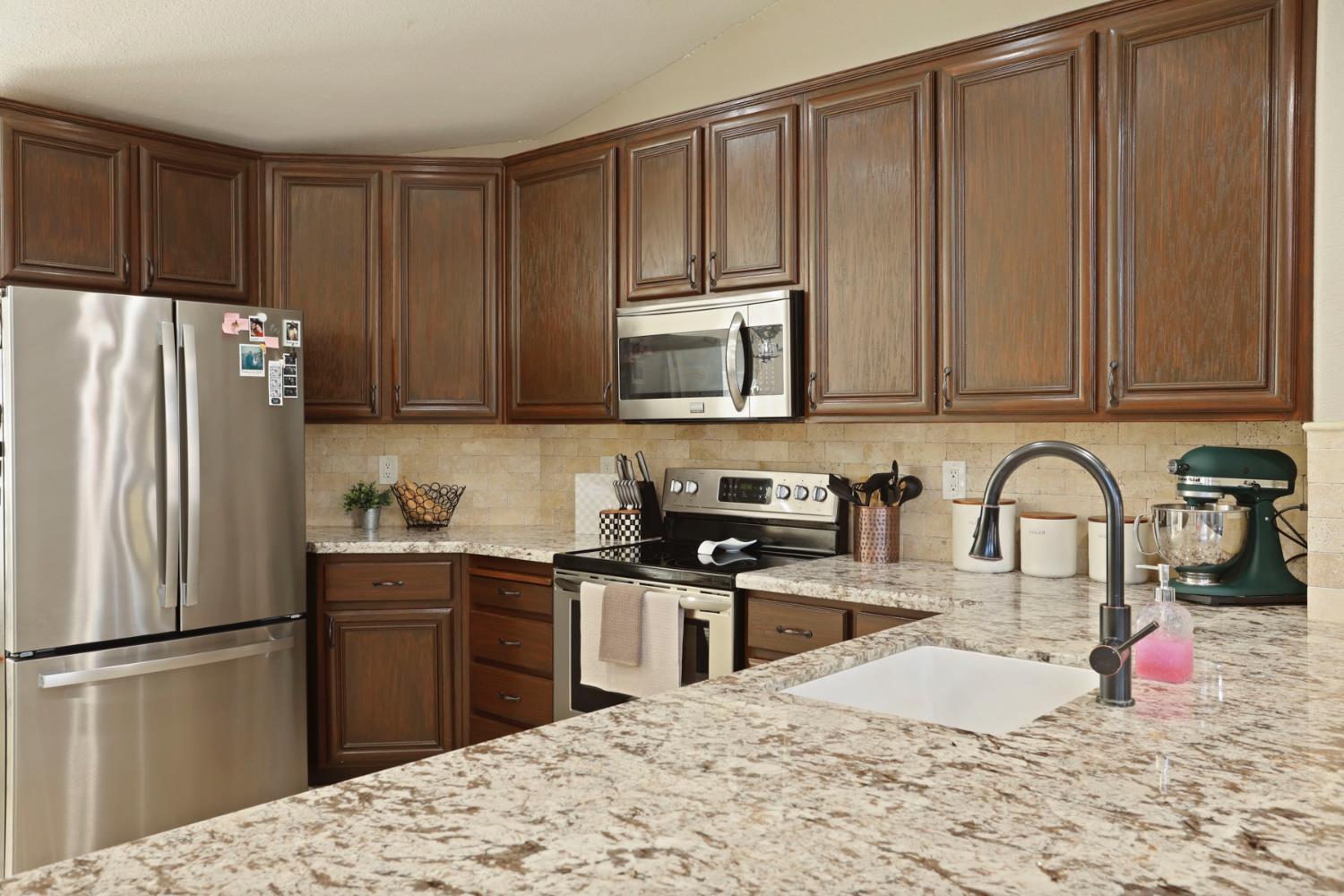 1278 David Dr, Oakdale, CA 95361