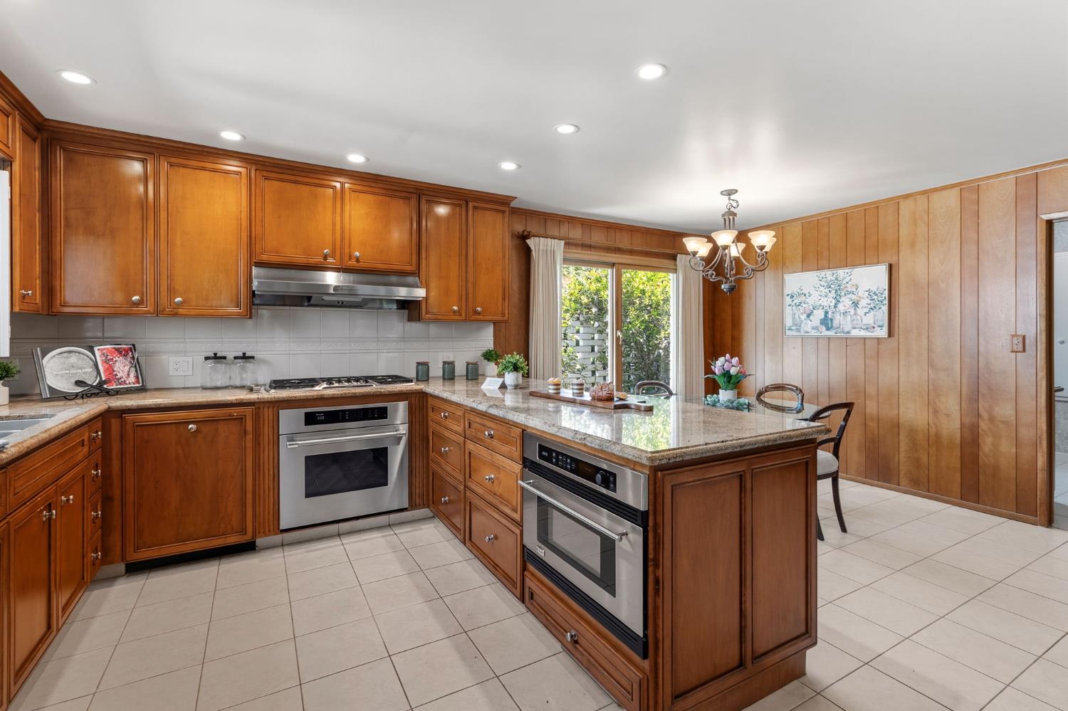 3400 Norwich Ln, Modesto, CA 95350