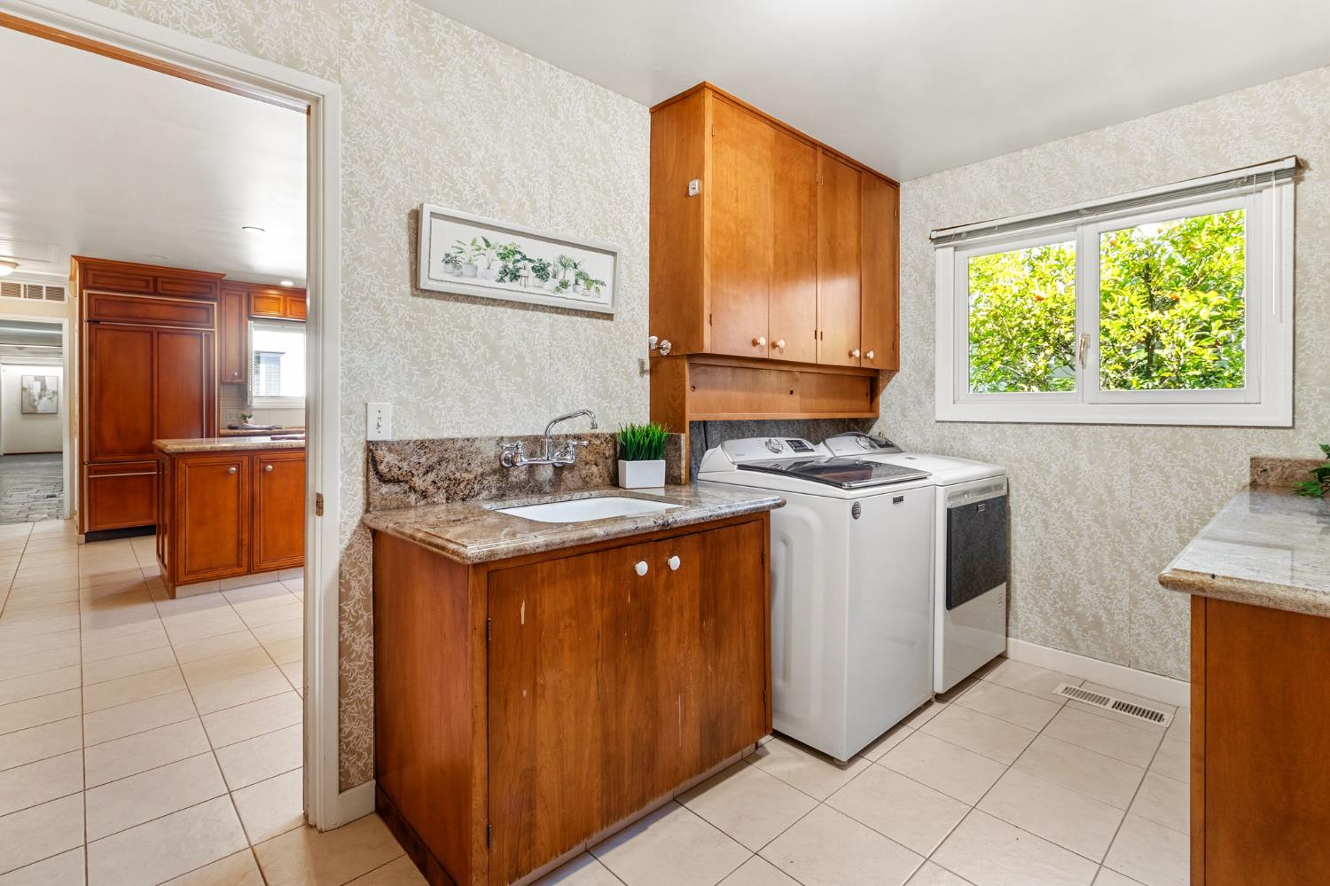 3400 Norwich Ln, Modesto, CA 95350