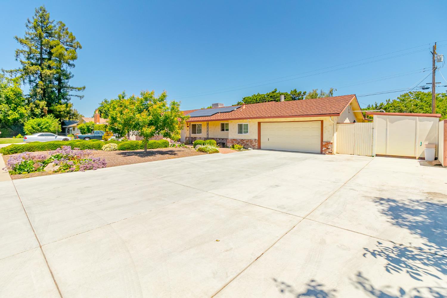 1036 Lakewood Ave, Modesto, CA 95355