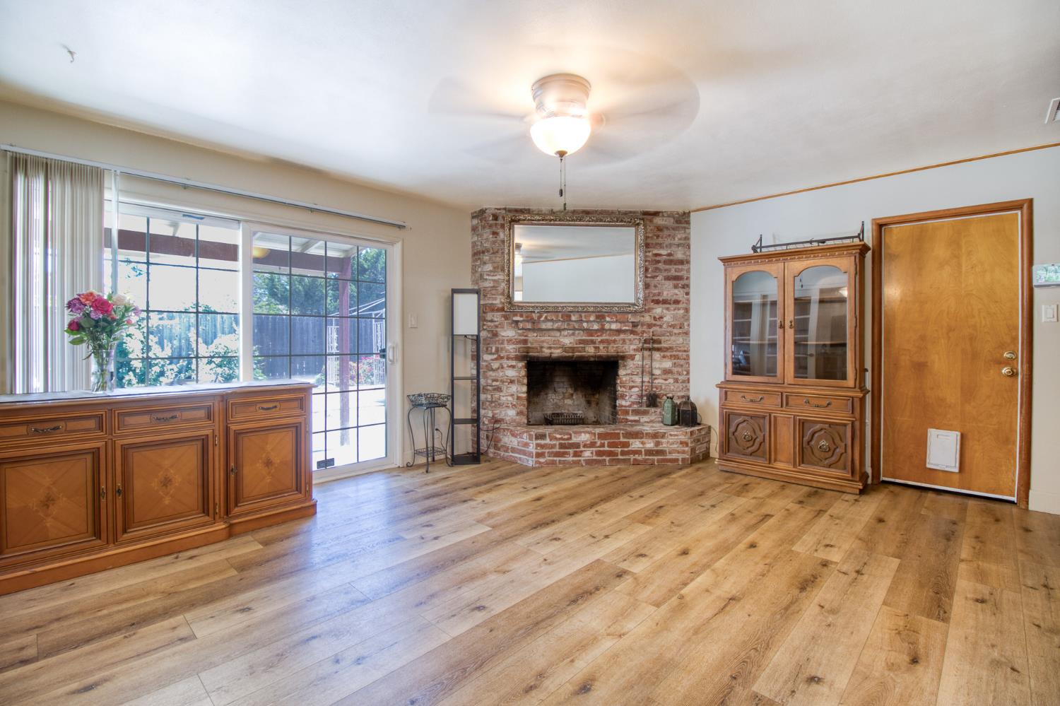 1036 Lakewood Ave, Modesto, CA 95355