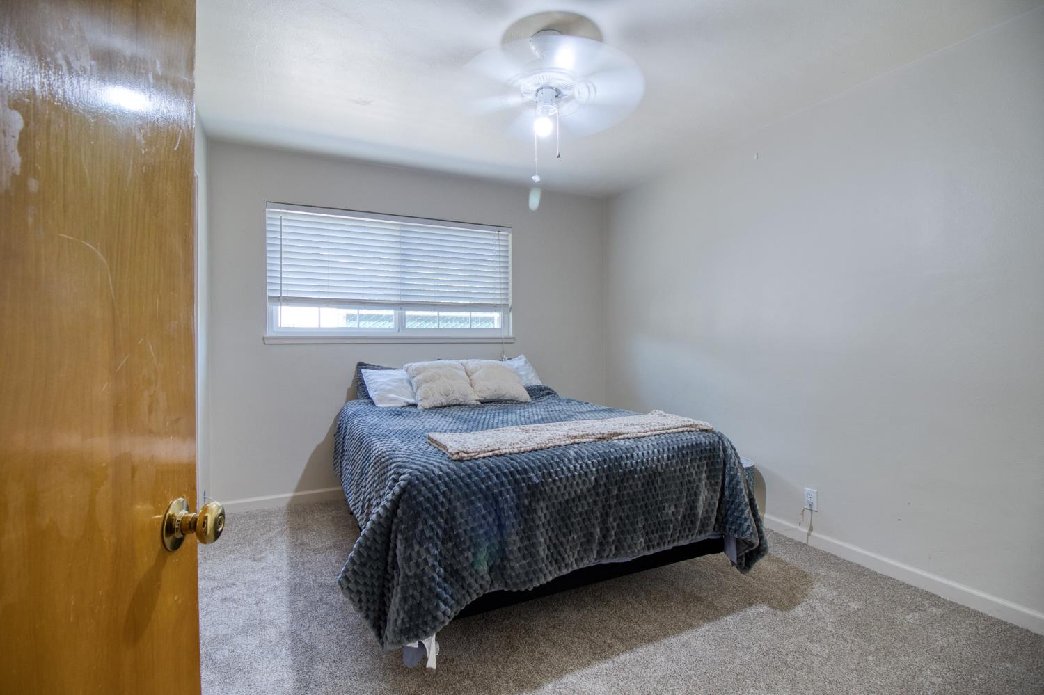 1036 Lakewood Ave, Modesto, CA 95355