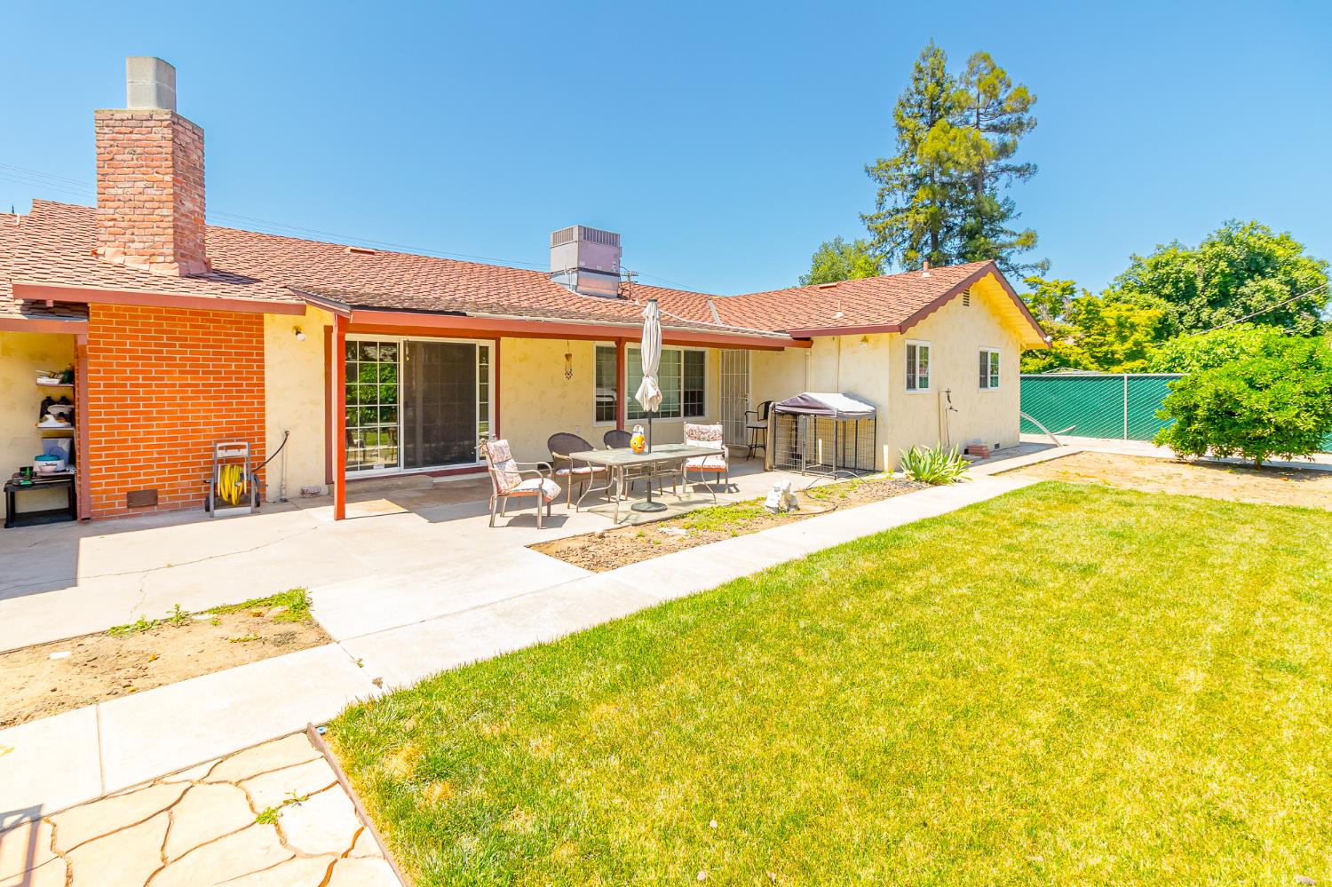 1036 Lakewood Ave, Modesto, CA 95355