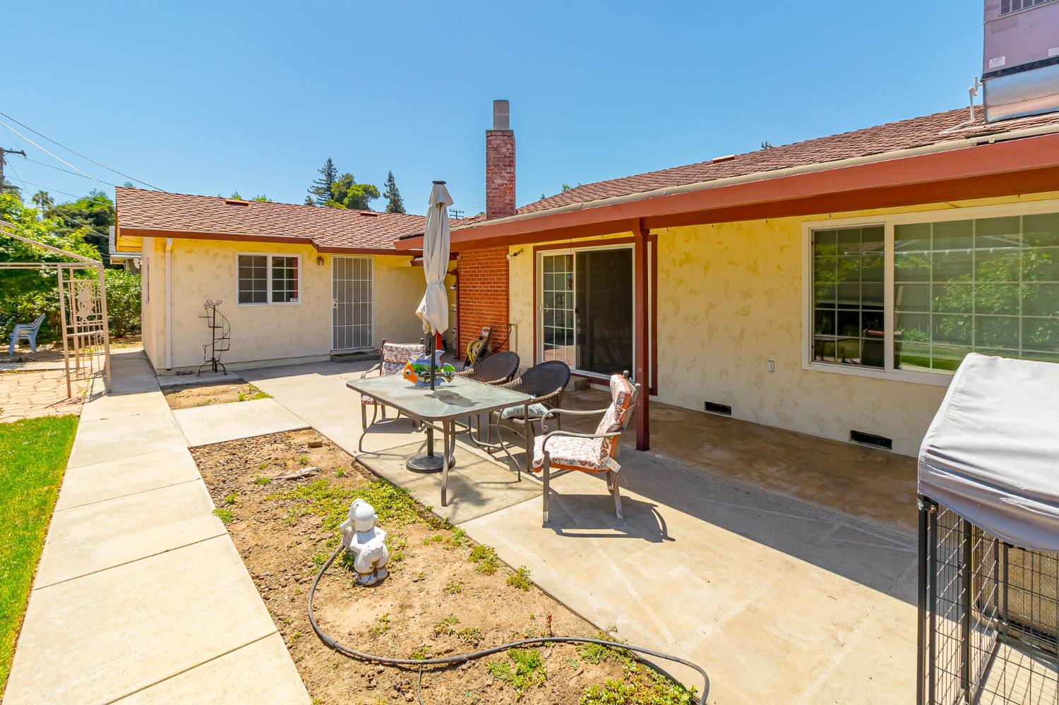 1036 Lakewood Ave, Modesto, CA 95355