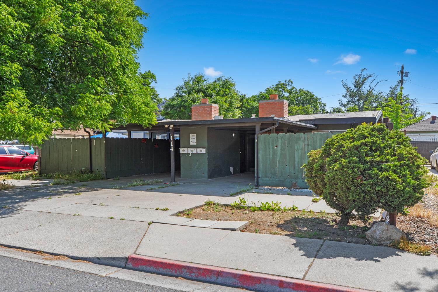 114 College Ave, Modesto, CA 95350