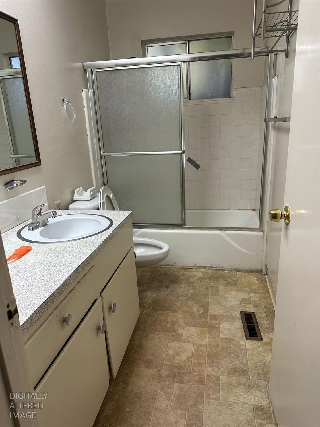 114 College Ave, Modesto, CA 95350