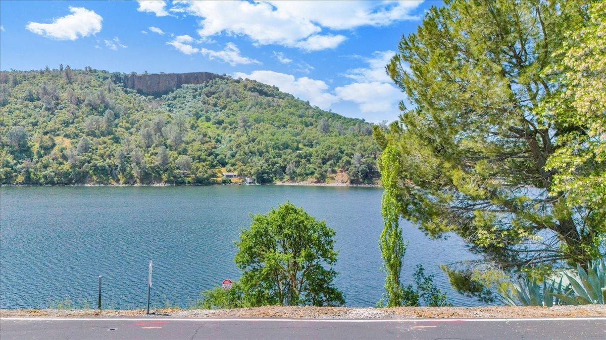 1012 Poker Flat Rd, Copperopolis, CA 95228