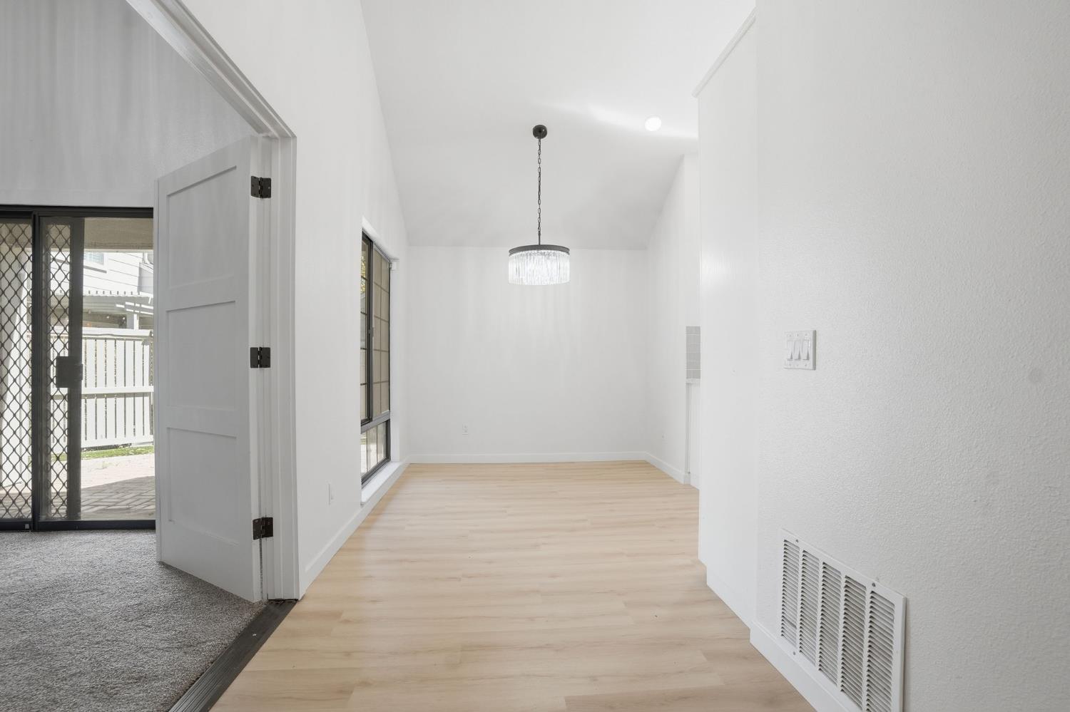 2768 Sherwood Ave #B, Modesto, CA 95350