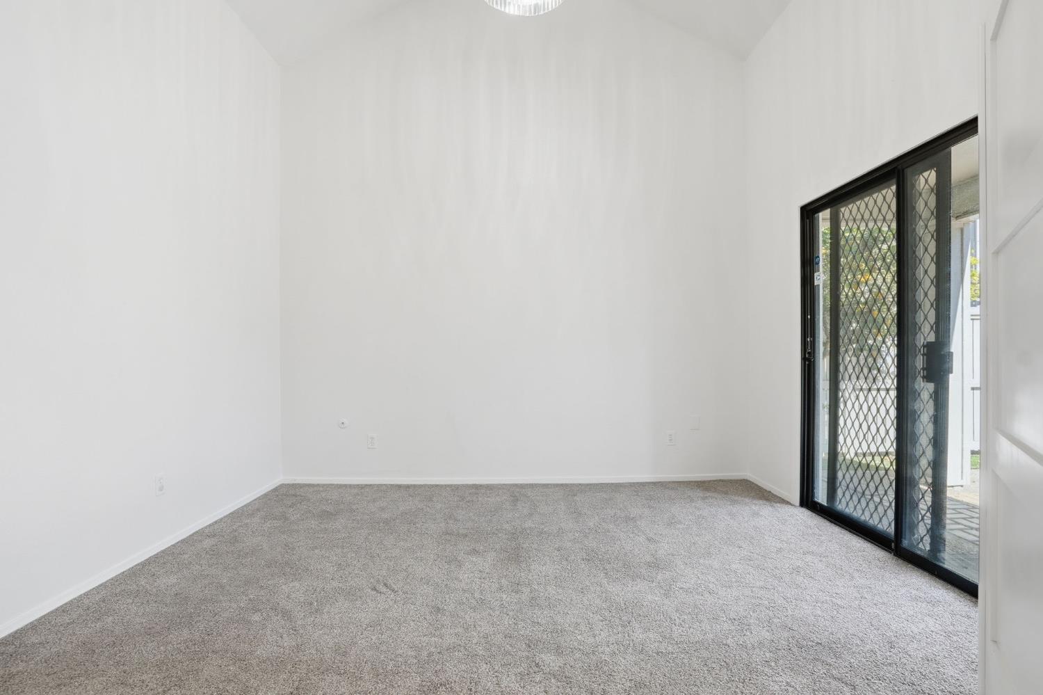 2768 Sherwood Ave #B, Modesto, CA 95350