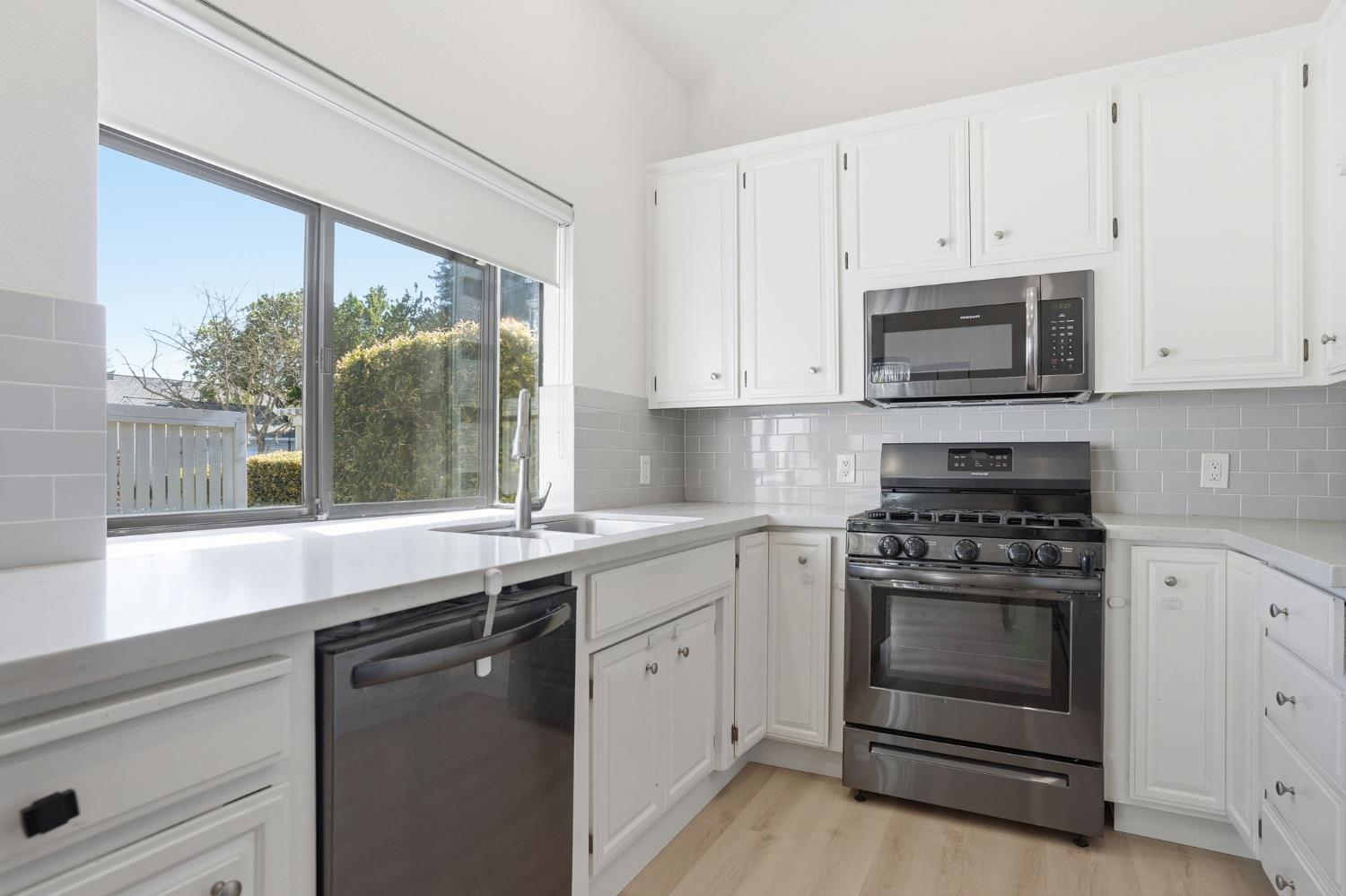 2768 Sherwood Ave #B, Modesto, CA 95350