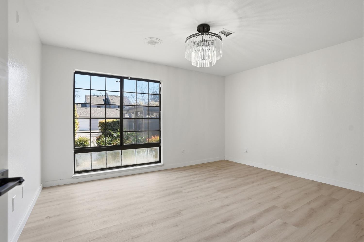 2768 Sherwood Ave #B, Modesto, CA 95350