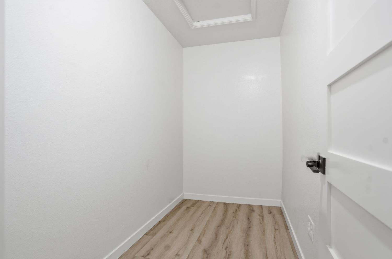 2768 Sherwood Ave #B, Modesto, CA 95350