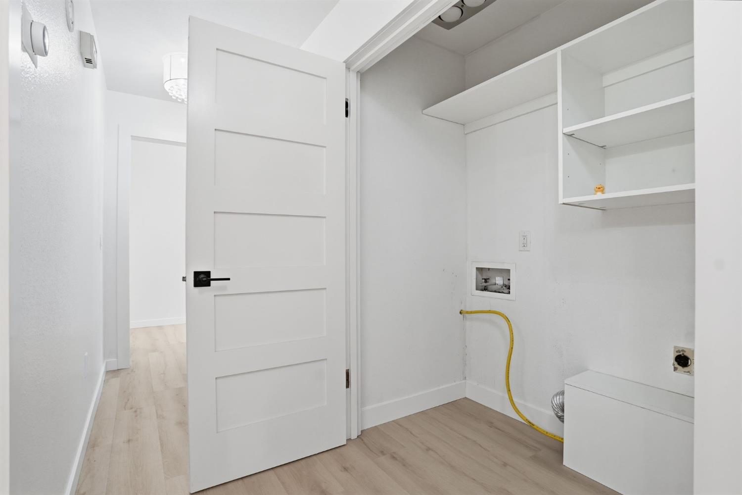 2768 Sherwood Ave #B, Modesto, CA 95350