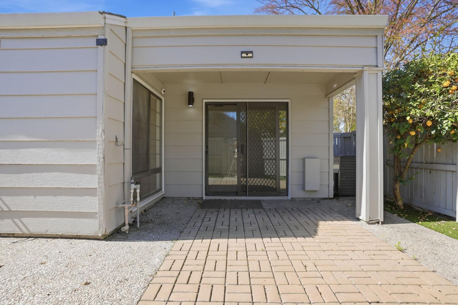 2768 Sherwood Ave #B, Modesto, CA 95350