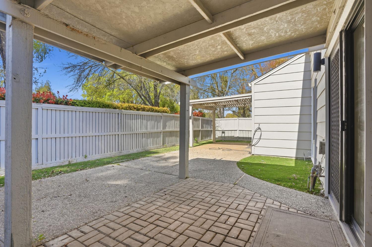 2768 Sherwood Ave #B, Modesto, CA 95350