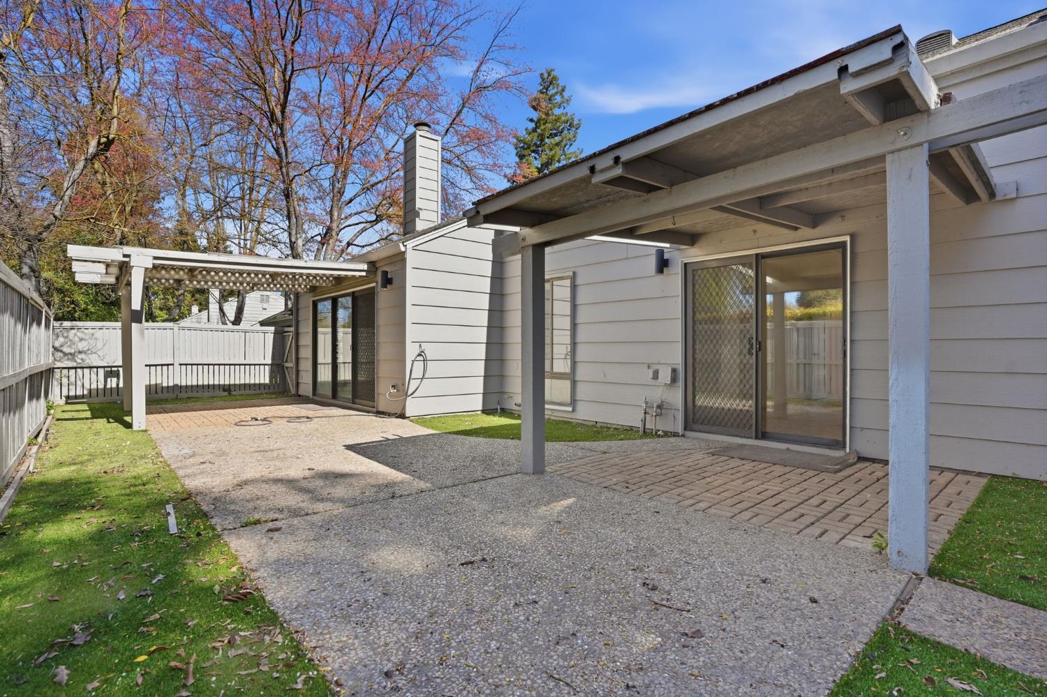 2768 Sherwood Ave #B, Modesto, CA 95350