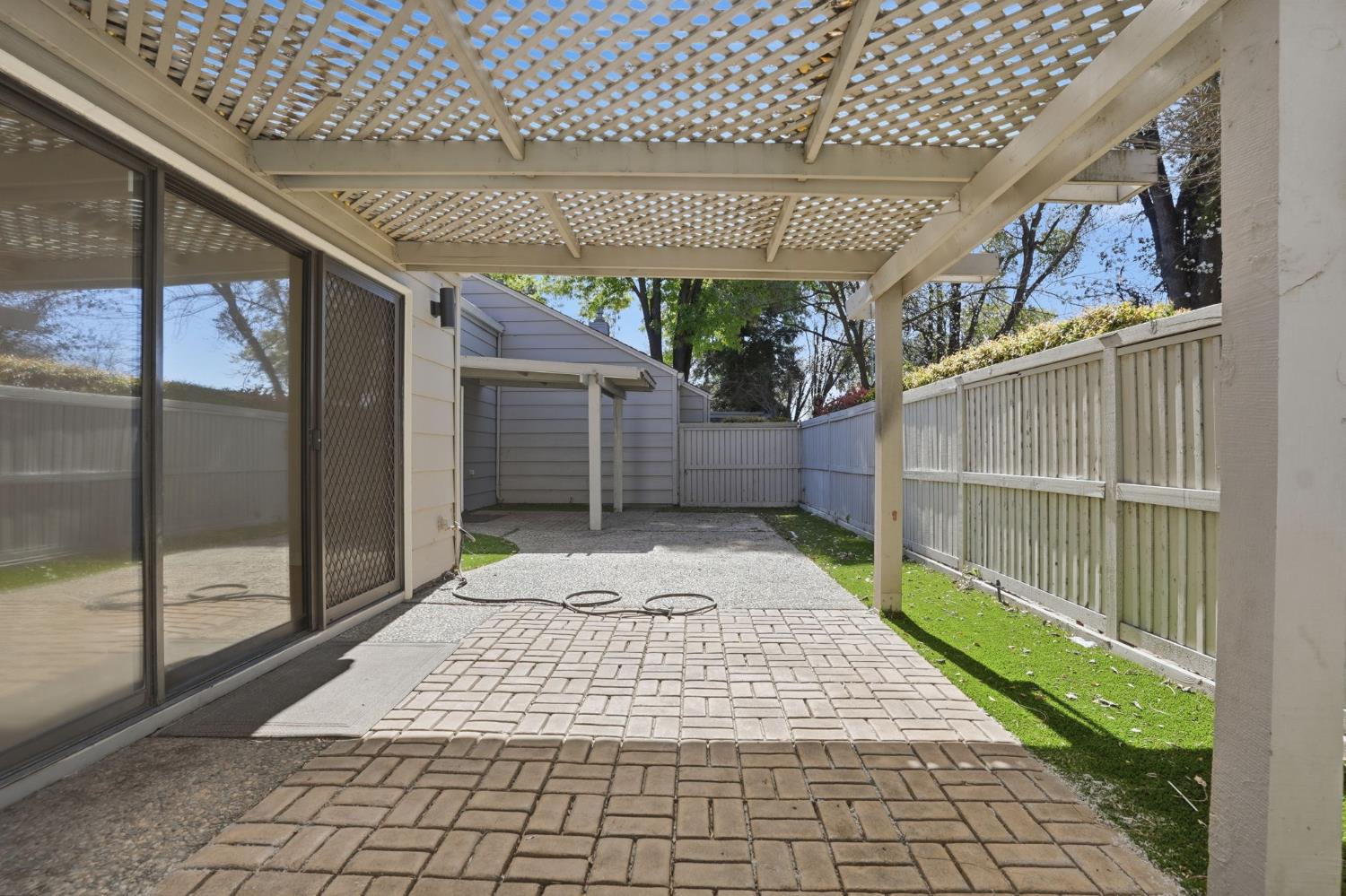 2768 Sherwood Ave #B, Modesto, CA 95350