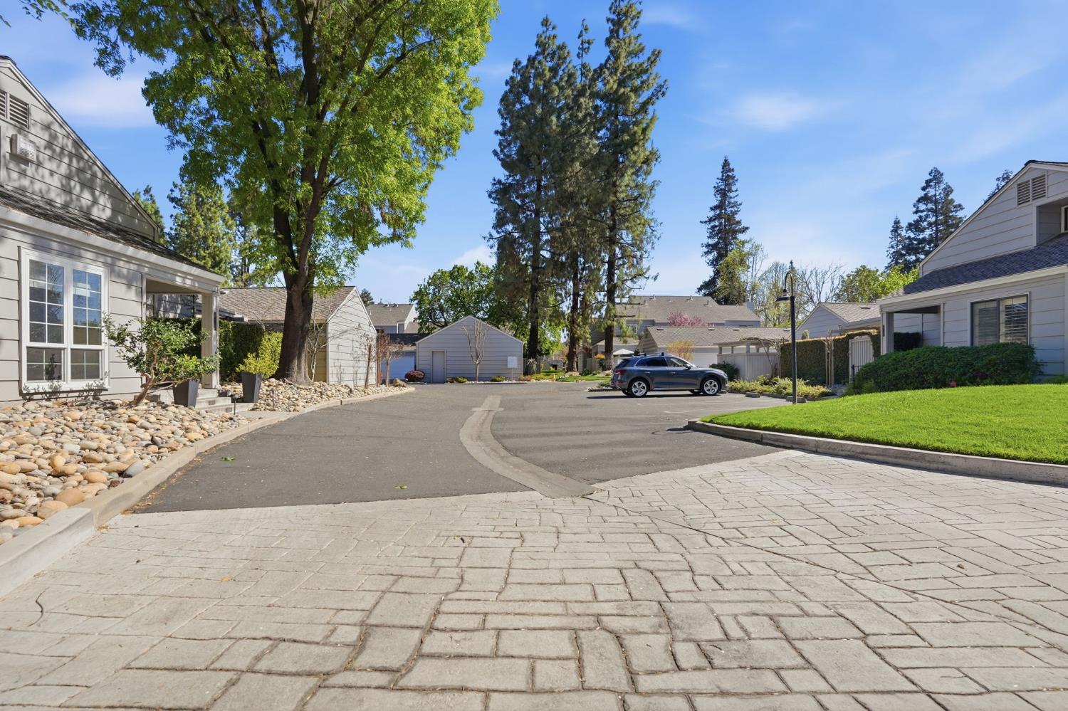 2768 Sherwood Ave #B, Modesto, CA 95350