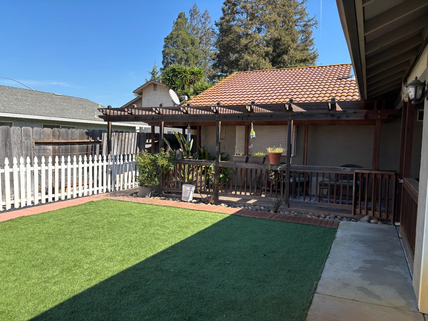 2134 Navajo Ct, Oakdale, CA 95361