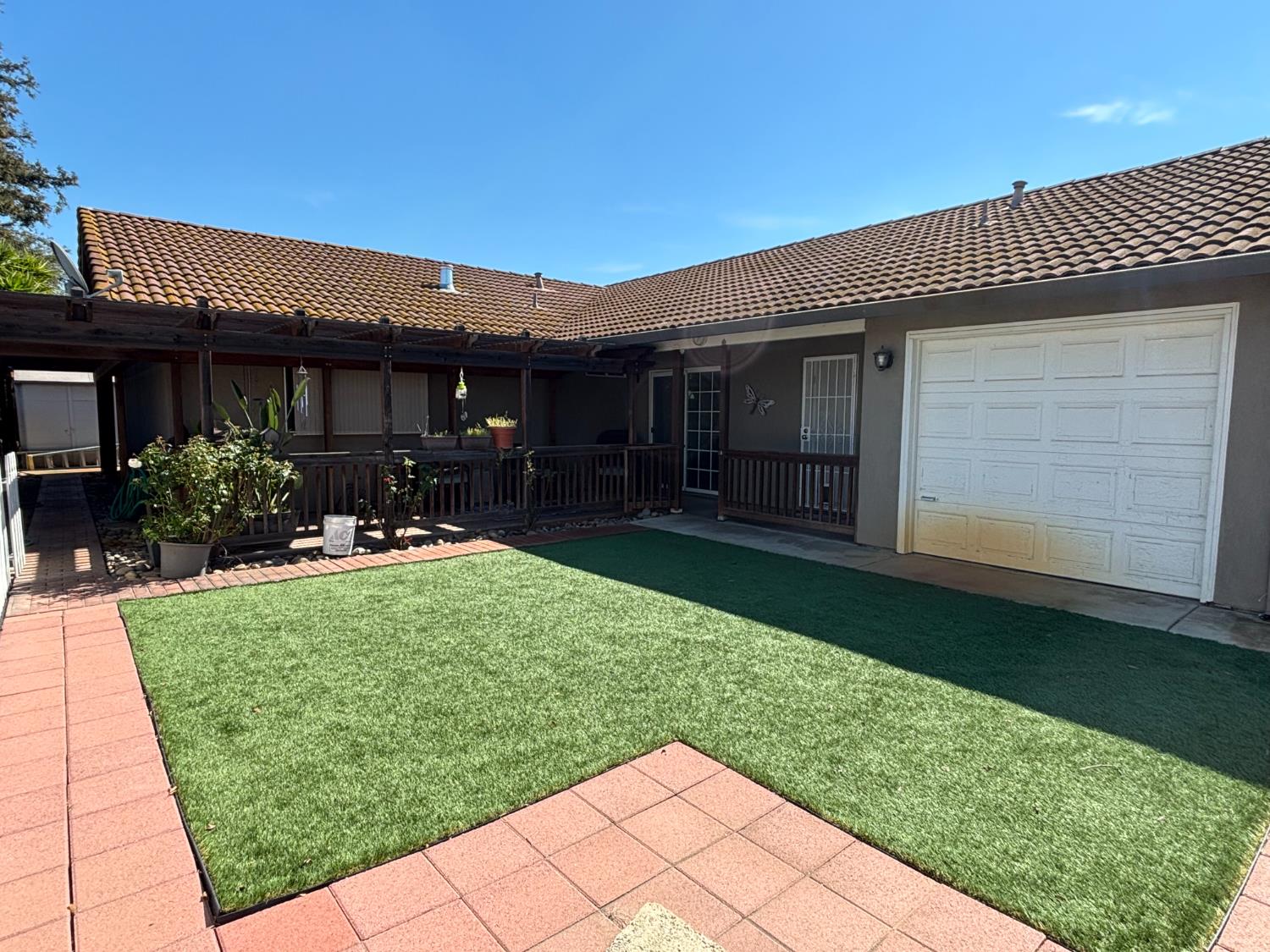 2134 Navajo Ct, Oakdale, CA 95361