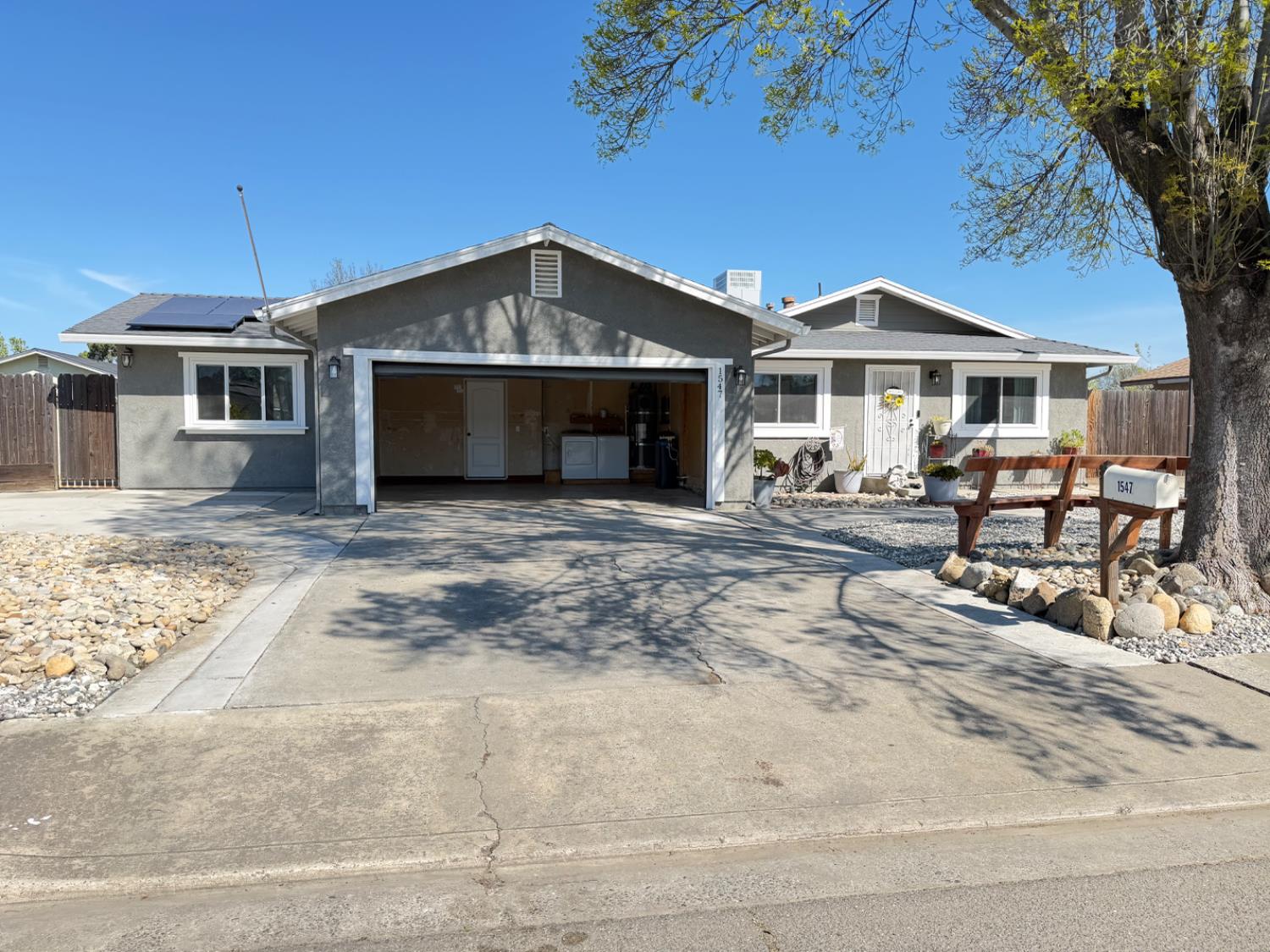 1547 Patchett Dr, Newman, CA 95360