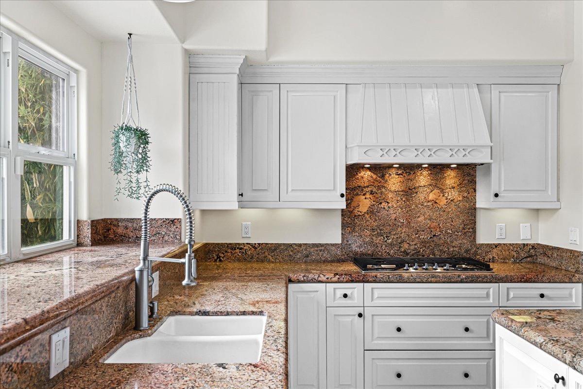 9624 Gray Fox Ct, Oakdale, CA 95361