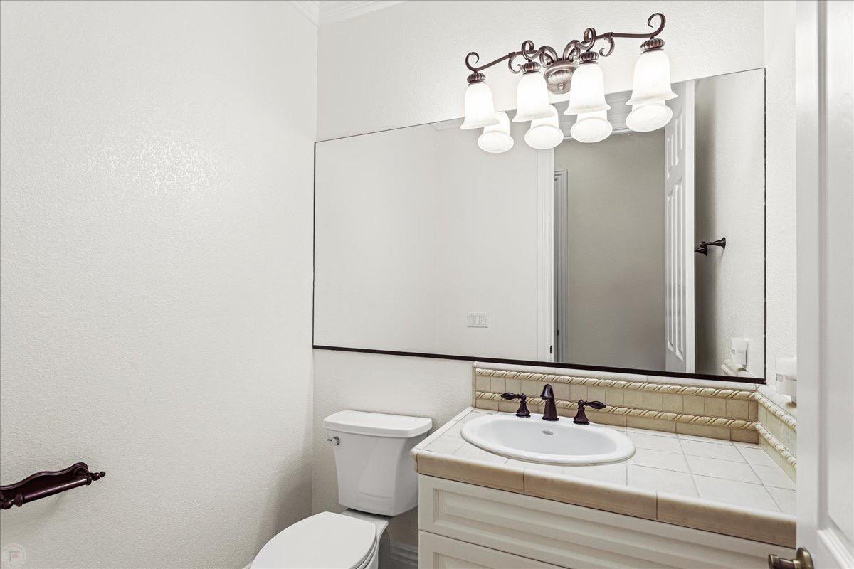 9624 Gray Fox Ct, Oakdale, CA 95361