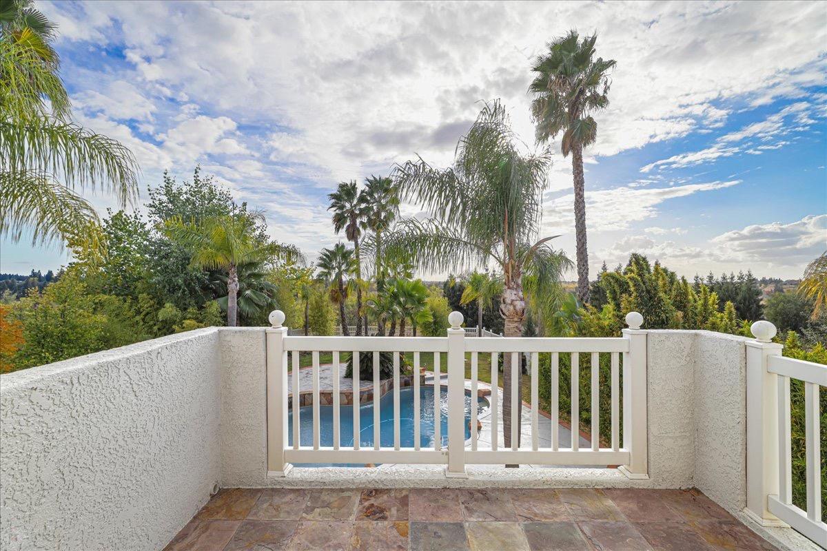 9624 Gray Fox Ct, Oakdale, CA 95361