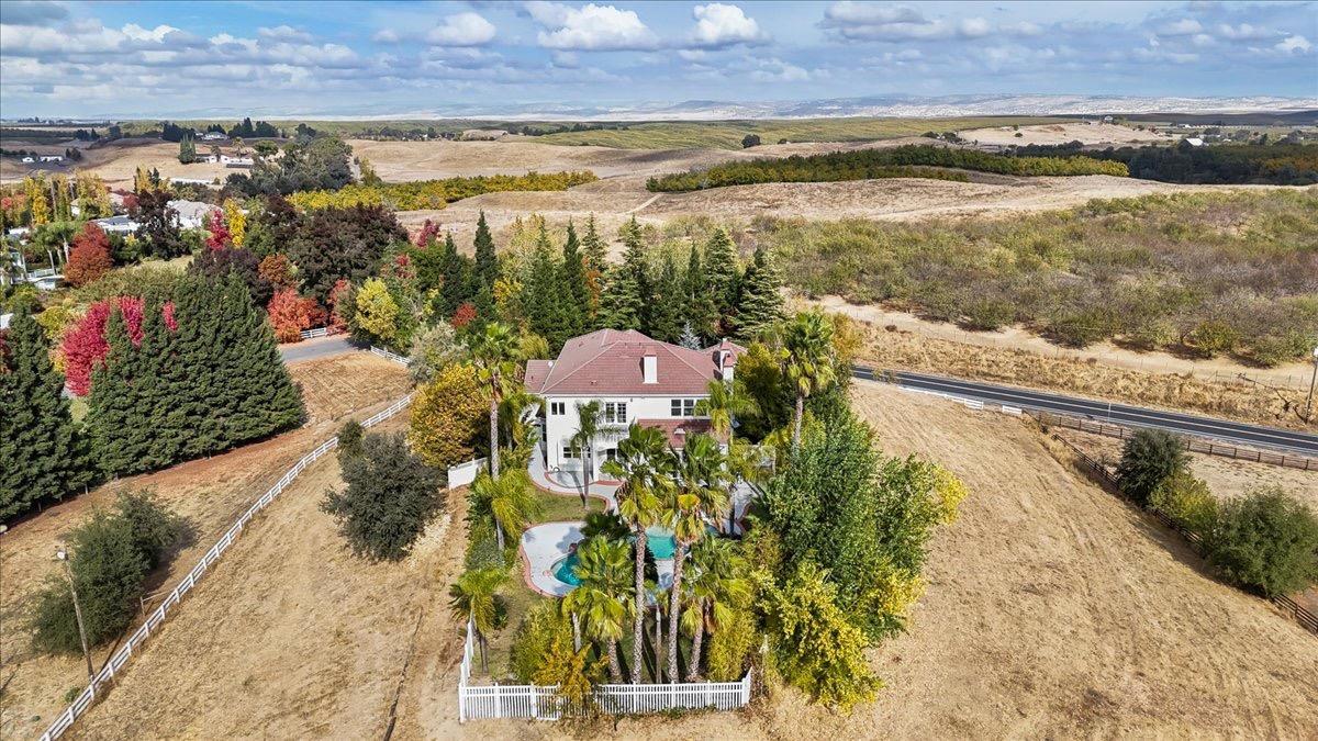 9624 Gray Fox Ct, Oakdale, CA 95361