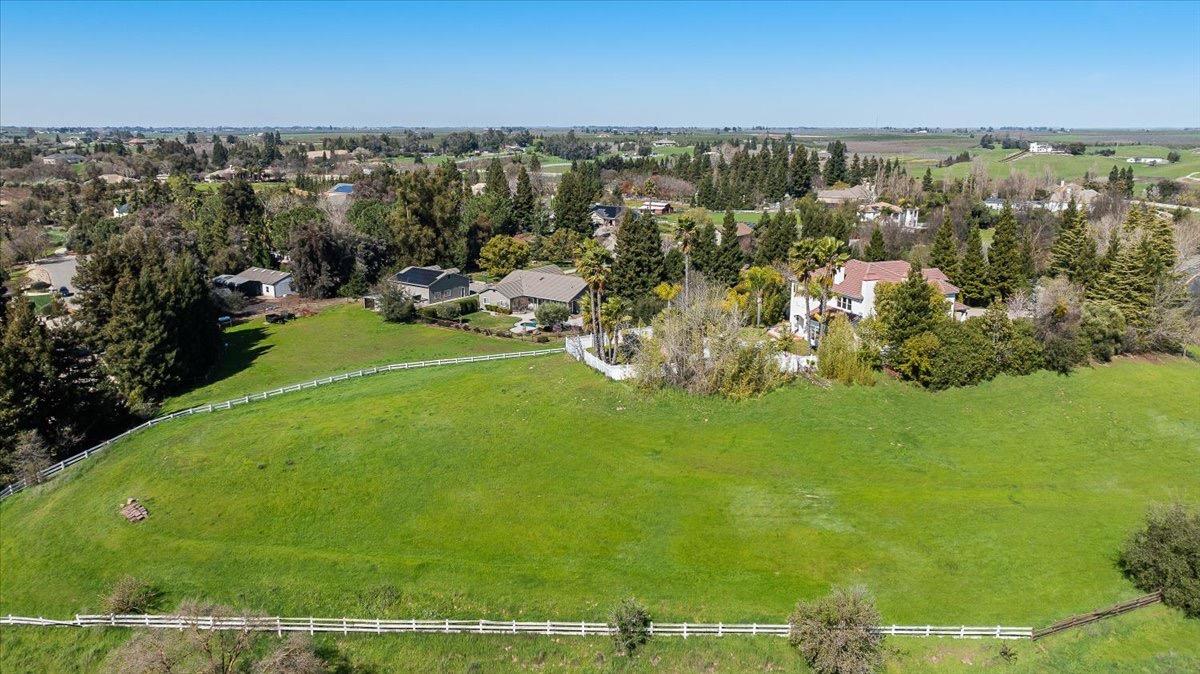 9624 Gray Fox Ct, Oakdale, CA 95361