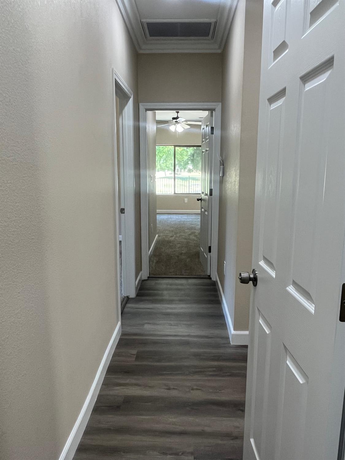 8230 Lake Shore Dr, Chowchilla, CA 93610