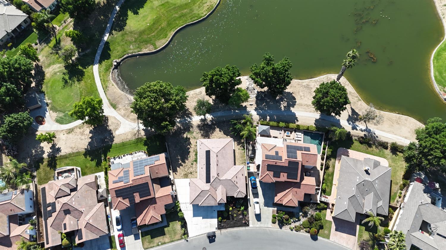 8230 Lake Shore Dr, Chowchilla, CA 93610