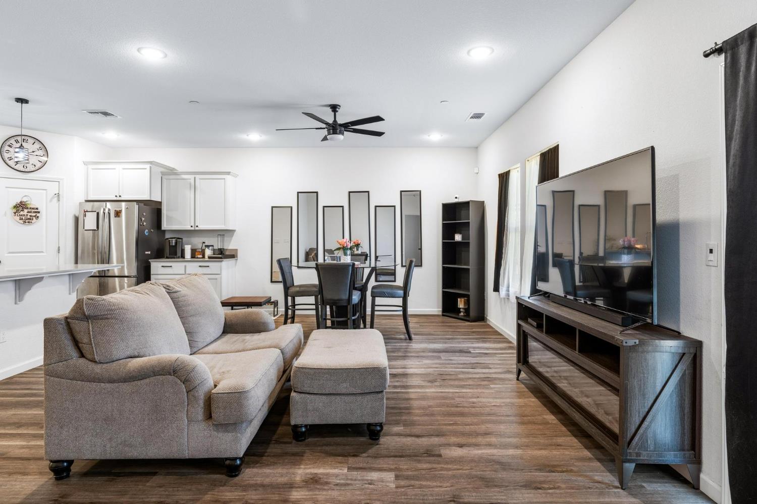 526 Bedfordshire Dr, Patterson, CA 95363