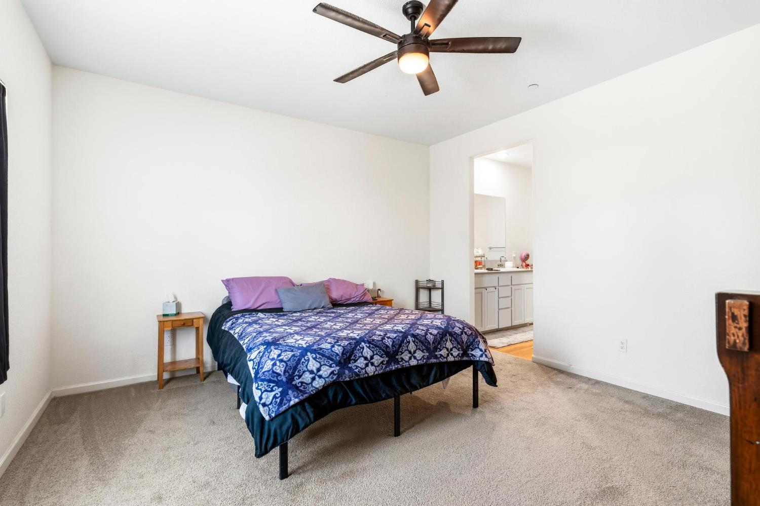 526 Bedfordshire Dr, Patterson, CA 95363