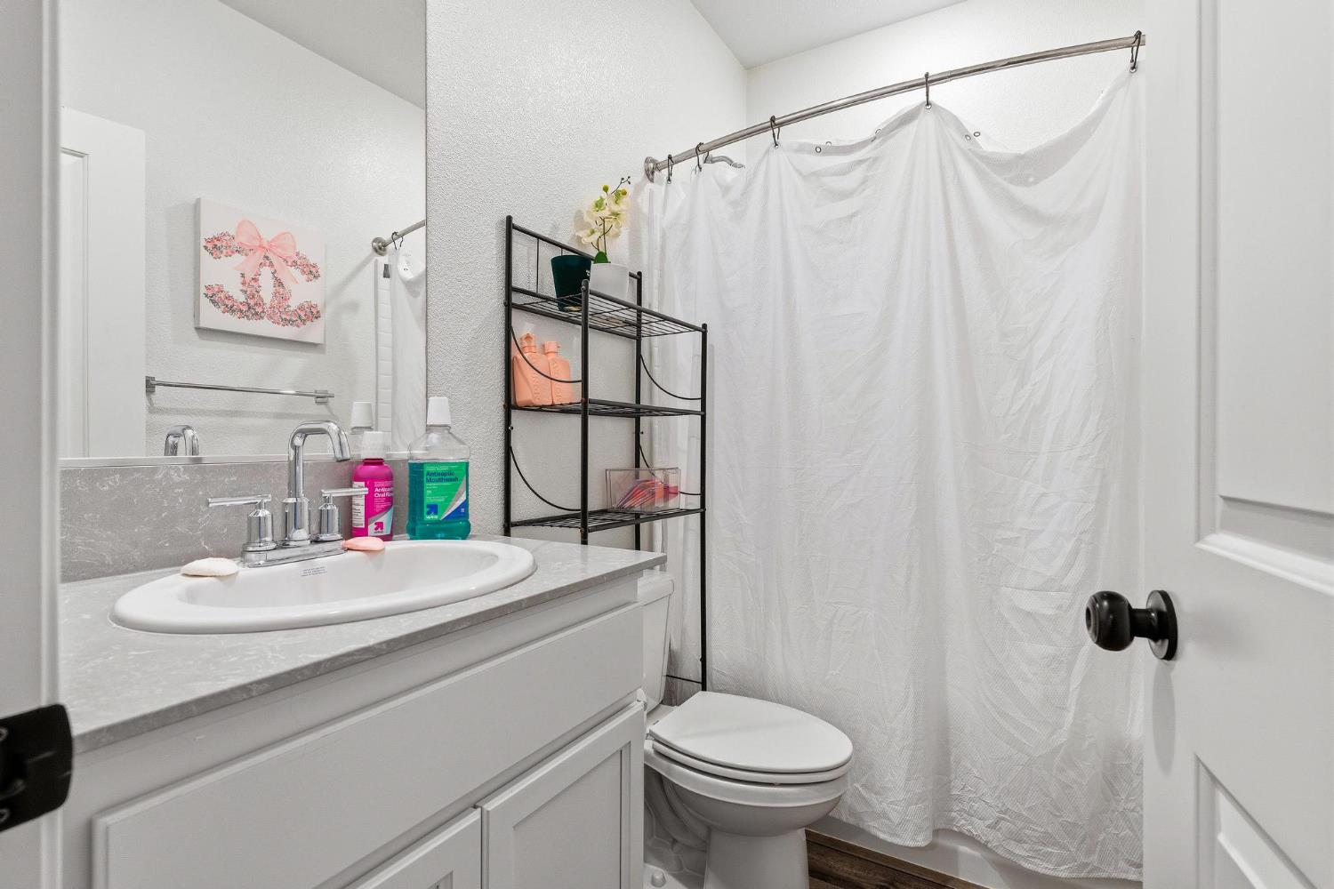 526 Bedfordshire Dr, Patterson, CA 95363