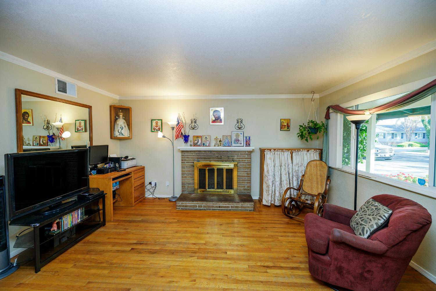 1509 Sandalwood Dr, Modesto, CA 95350