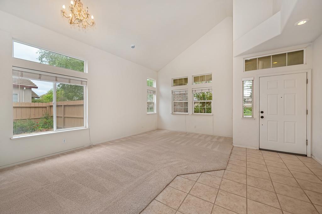 1922 Northgate Dr, Manteca, CA 95336