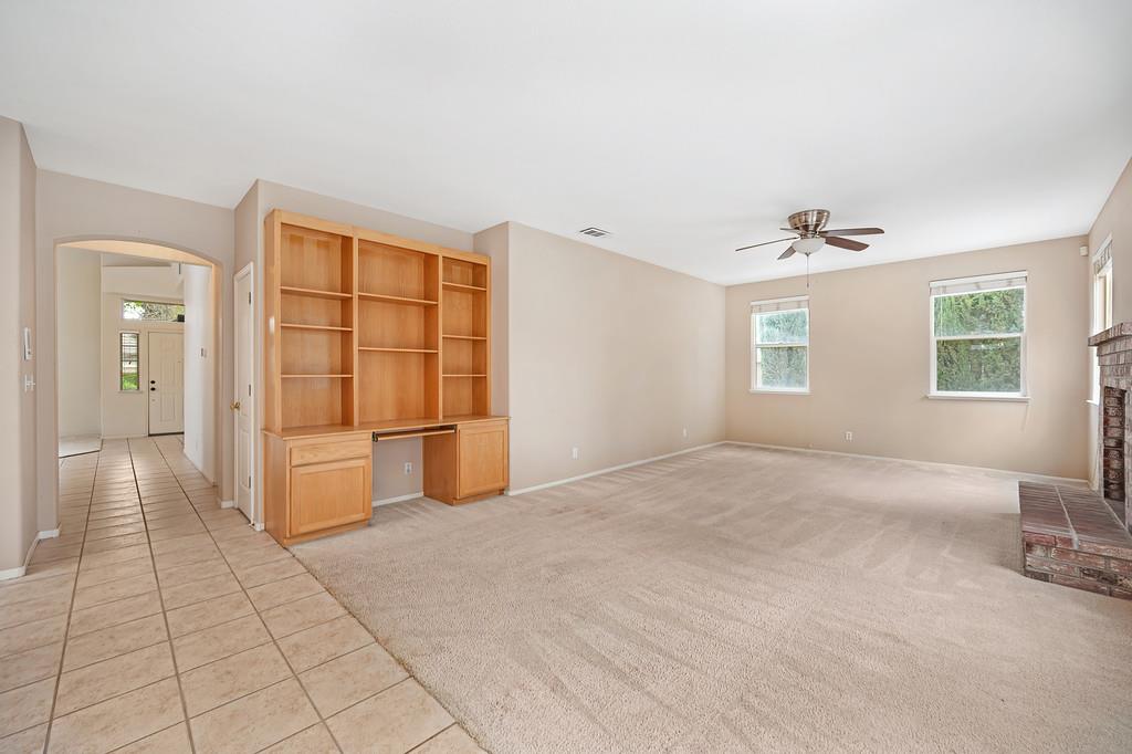 1922 Northgate Dr, Manteca, CA 95336